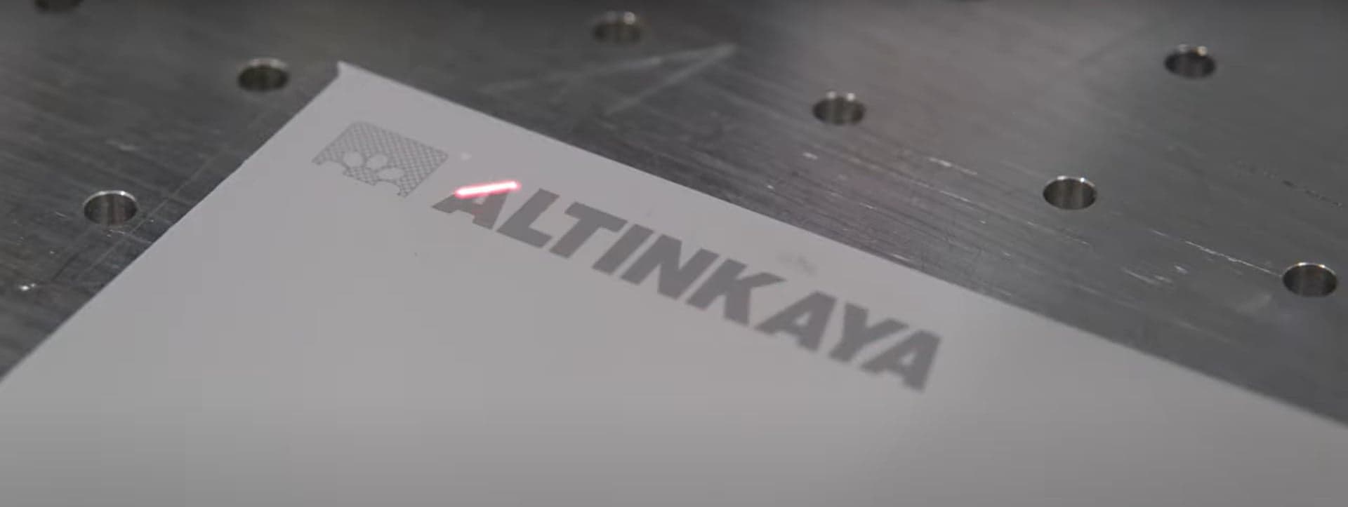 Hausinterne Laserbeschriftung für Elektronik-Gehäuse